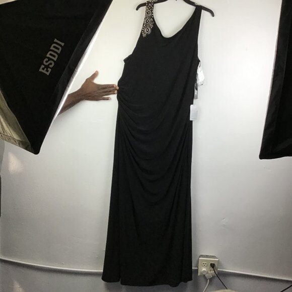 Vince Camuto Plus Size Embellished Gown Black 20W - Picture 5 of 14
